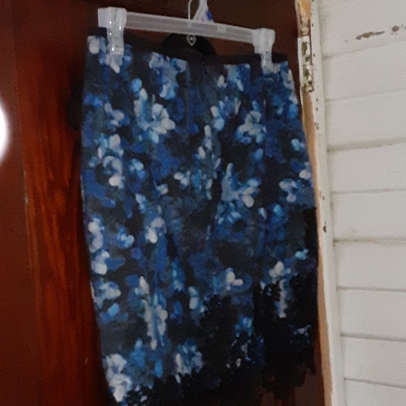 Tahari blue and black lace skirt sz 8 - Picture 5 of 7